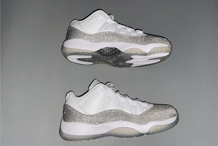 Air Jordan 11 WMNS “Metallic Silver” AR0715-101