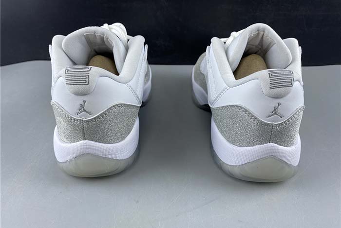 Air Jordan 11 WMNS “Metallic Silver” AR0715-101