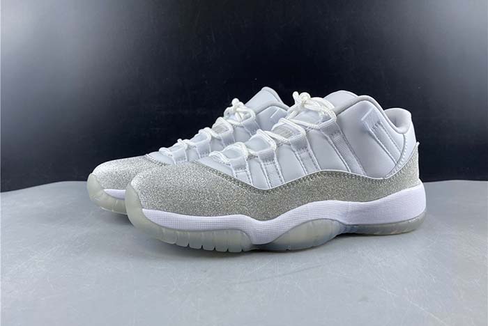 Air Jordan 11 WMNS “Metallic Silver” AR0715-101