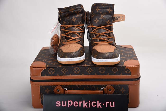 l**is V*t*n x off-white x air jordan 1 customs mens aq0818-202