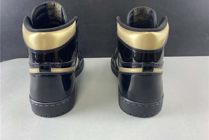 Air Jordan 1 High OG 555088-032