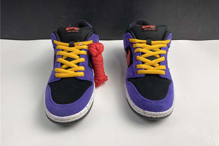 Nike SB Dunk Low ACG