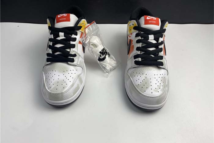 Nike SB Dunk Low“Raygun” BQ6832-001a