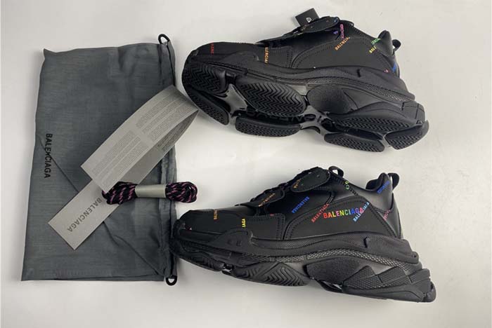 Ba*len*cia*ga triple s trainers letters 524039 w2fa1 1210
