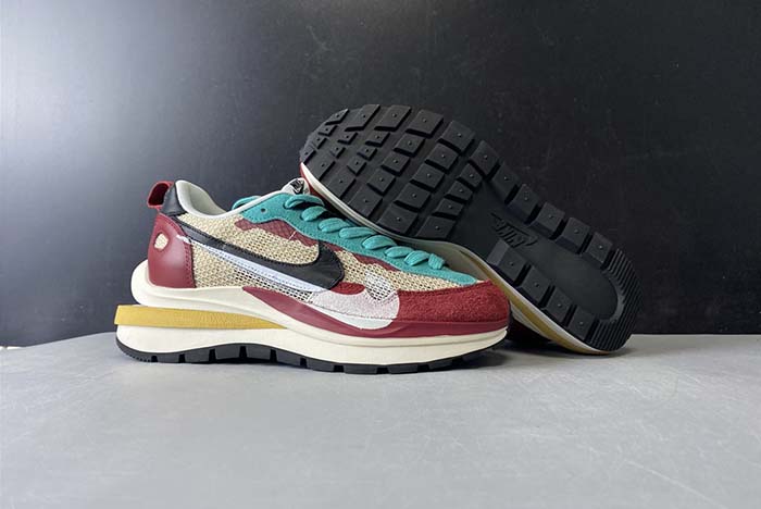 Sacai x Nike Pegasus VaporFly SP