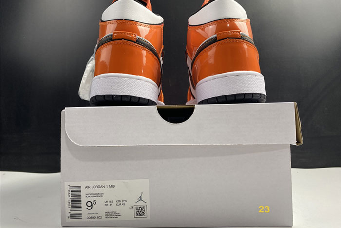 Air Jordan 1 Mid “Turf Orange”