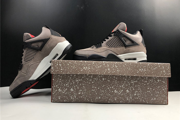Air Jordan 4 Retro "Taupe Haze"