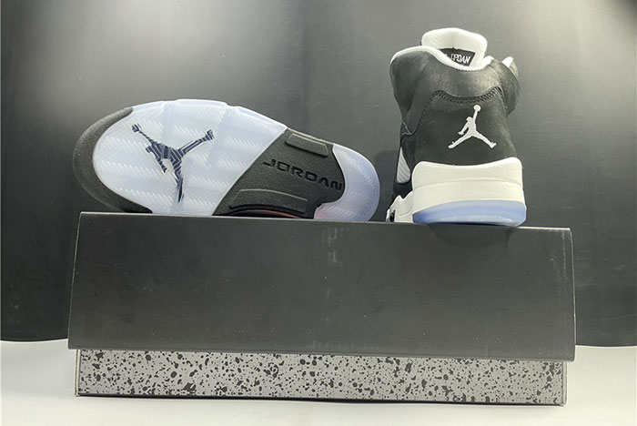 AIR JORDAN 5 OREO