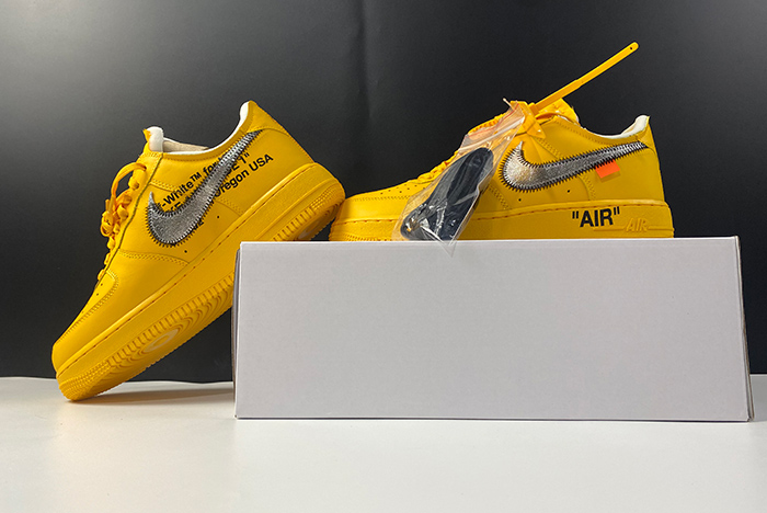 AIR FORCE 1 UNIVERSITY GOLD