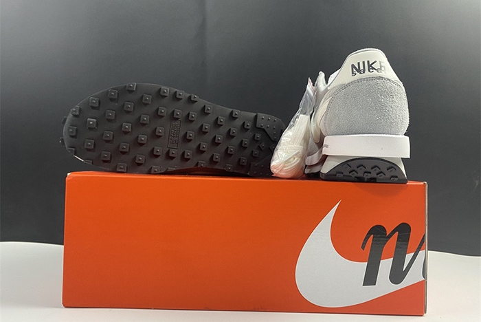fragment x sacai x Nike LDWaffl DH2684-001
