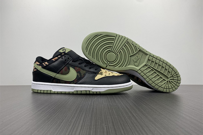 NIKE DUNK LOW SE  DH0957-001
