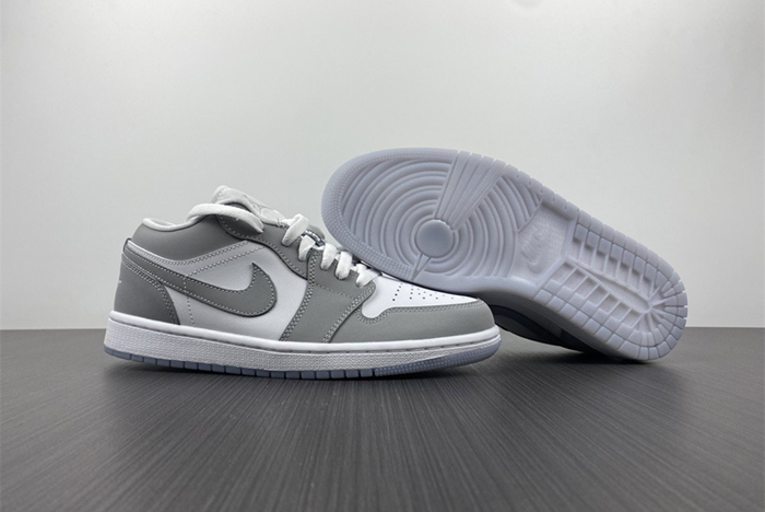 AIR JORDAN 1 LOW DC0774-105