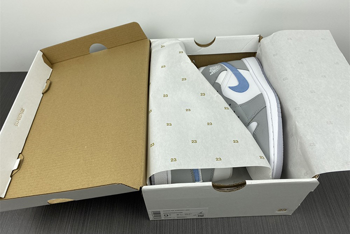 Air Jordan 1 Mid AJ1