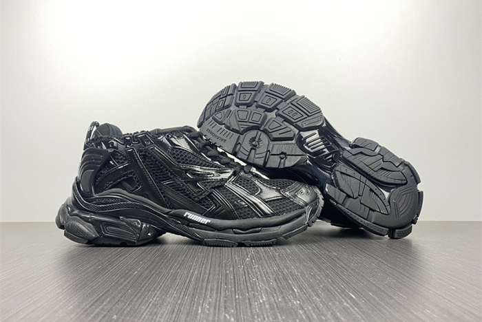 7.0 Ba*len*cia*ga -runner 1000