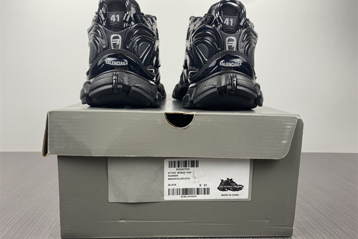 7.0 Ba*len*cia*ga -runner 1000