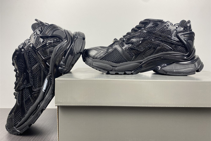7.0 Ba*len*cia*ga -runner 1000