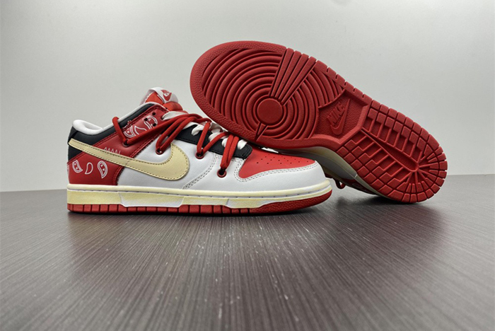 Nike SB Dunk Low UNIVERSITY RED