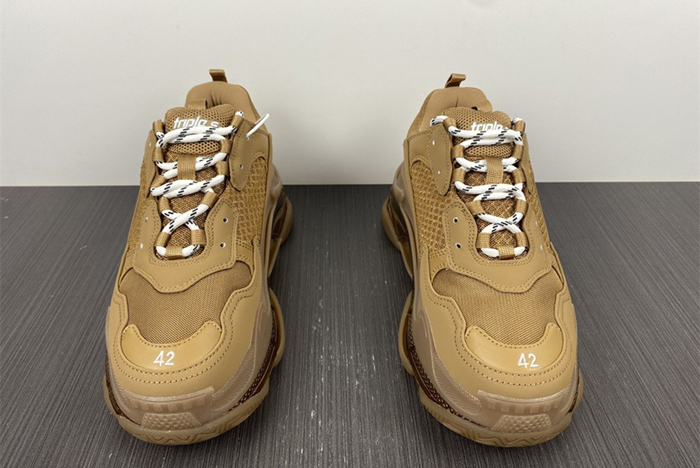 Ba*len*cia*ga triple s black sneaker 2706