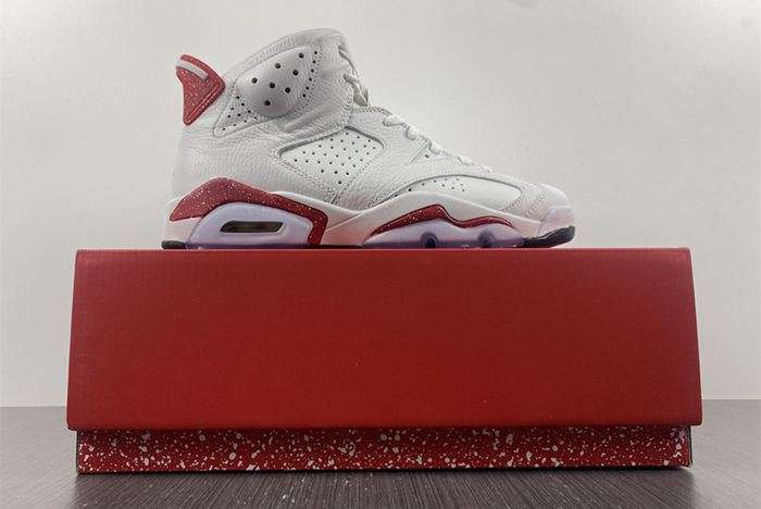 Air Jordan 6 “Red Oreo”
