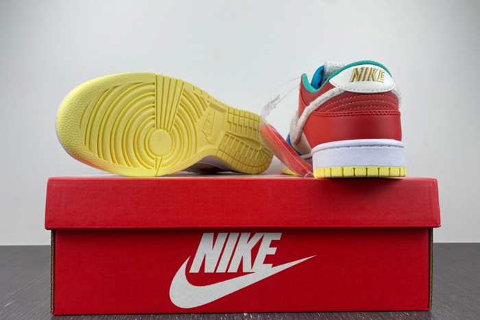 （NIKE）Dunk SB low FD4203-111