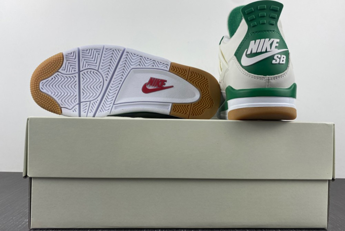 Nike SB x Air Jordan 4 ‘Pine Green DR5415-103