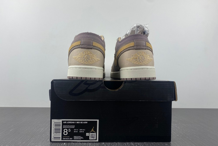 (NIKE)Air Jordan 1 Low SE Craft DN1635-200