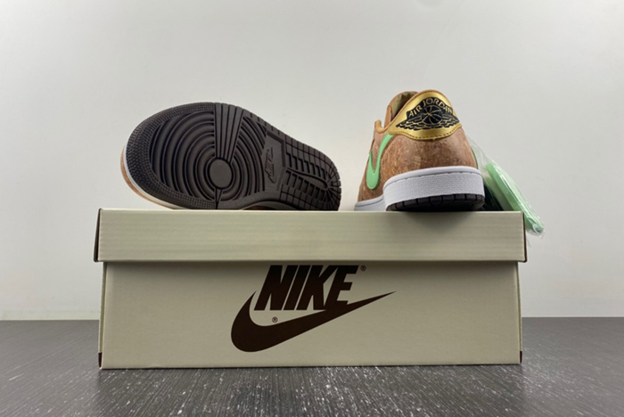 Travis Scott x Air Jordan 1 Low DM7866 922