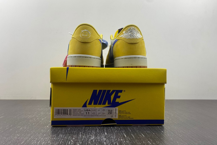 Travis Scott x Air Jordan 1 DZ4137-700