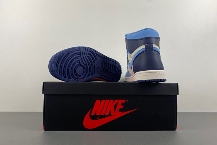 Air Jordan 1 High OG“First in Flight FD2596-400